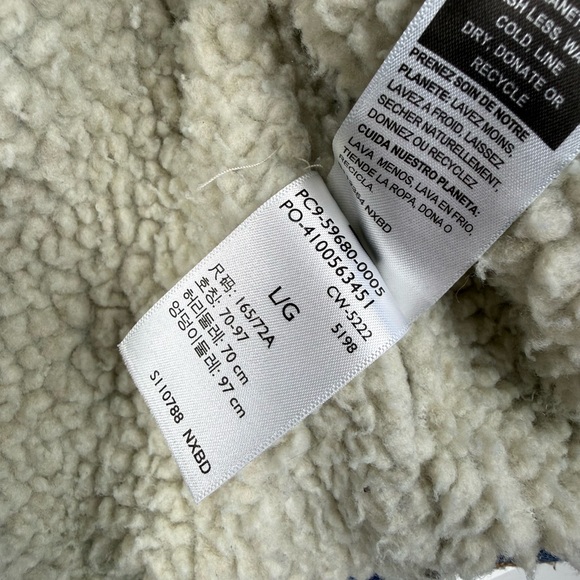 Levi's Signature women’s sherpa lined denim Jacket. Size large. - Picture 10 of 10